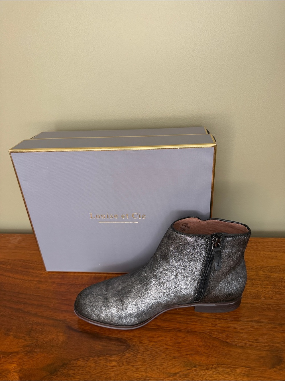 Louise et Cie Metallic Silver Leather Ankle Boot *NEW*